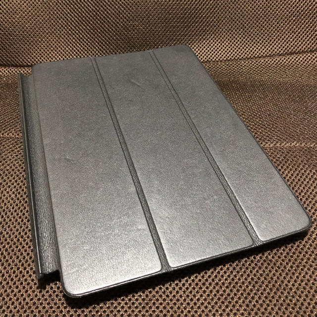 Apple(アップル)のアップル純正 iPad Pro 10.5 Smart Cover 中古 ケース付 スマホ/家電/カメラのスマホアクセサリー(iPadケース)の商品写真