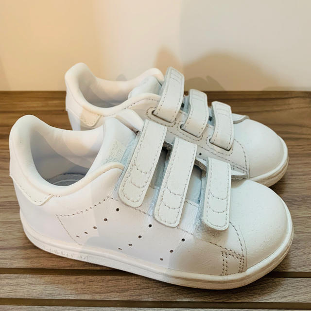 adidas(アディダス)のadidas スタンスミス ベビー キッズ キッズ/ベビー/マタニティのベビー靴/シューズ(~14cm)(スニーカー)の商品写真