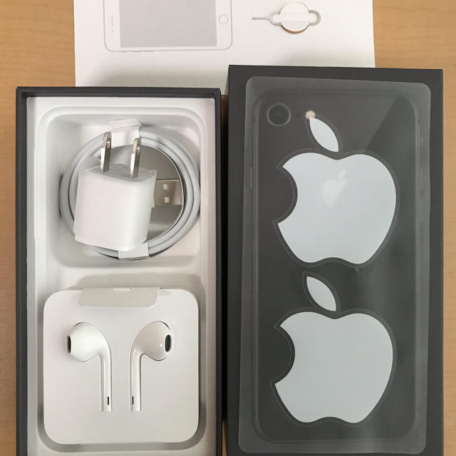 Apple(アップル)の新品・未使用♪iPhoneケーブルおまけ付き☆ スマホ/家電/カメラのスマートフォン/携帯電話(バッテリー/充電器)の商品写真