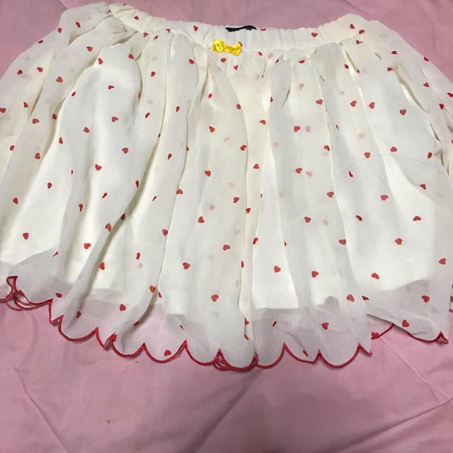 CALDia(カルディア)の専用 カルディア ハート柄スカート 130㎝ キッズ/ベビー/マタニティのキッズ服女の子用(90cm~)(スカート)の商品写真