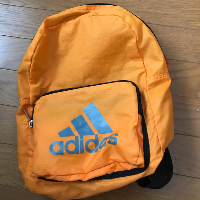 adidas(アディダス)のアディダス リュック 小さめ キッズ/ベビー/マタニティのこども用バッグ(リュックサック)の商品写真