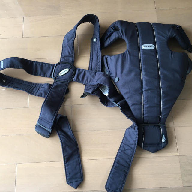 BABYBJORN(ベビービョルン)のBabybjorn 抱っこひも 美品 キッズ/ベビー/マタニティの外出/移動用品(抱っこひも/おんぶひも)の商品写真