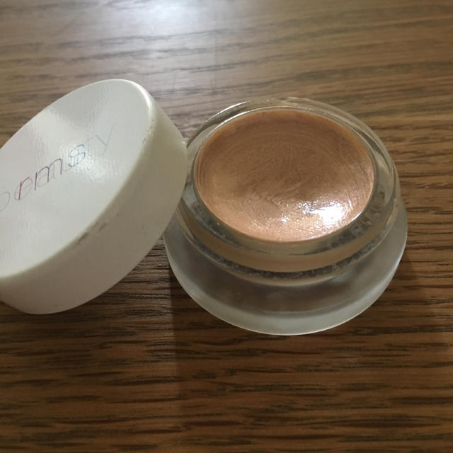 Cosme Kitchen(コスメキッチン)のrms beauty シャンパンローズルミナイザー コスメ/美容のベースメイク/化粧品(その他)の商品写真