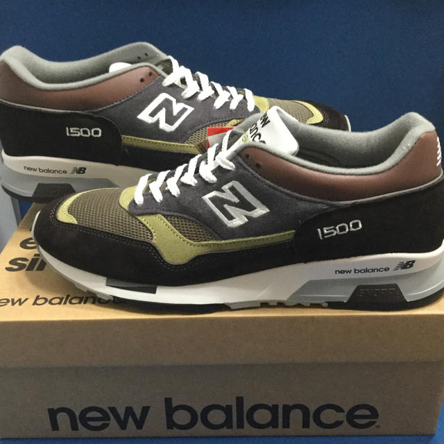 New Balance(ニューバランス)のUK製 M1500BGG 28.5cm ニューバランス 新品未使用品 替え紐付き メンズの靴/シューズ(スニーカー)の商品写真