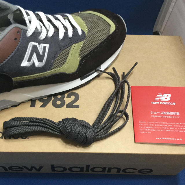 New Balance(ニューバランス)のUK製 M1500BGG 28.5cm ニューバランス 新品未使用品 替え紐付き メンズの靴/シューズ(スニーカー)の商品写真