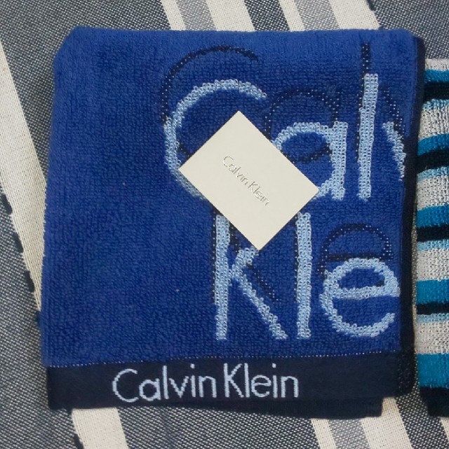 Calvin Klein(カルバンクライン)のタオルハンカチセット メンズのファッション小物(ハンカチ/ポケットチーフ)の商品写真