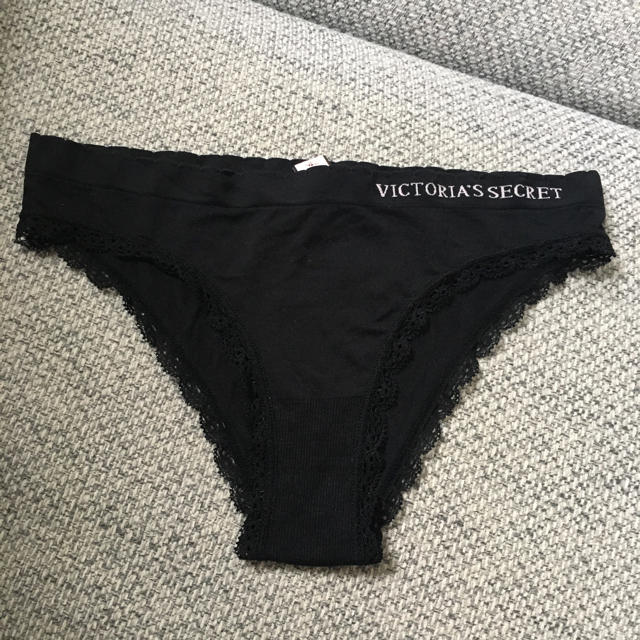 Victoria's Secret(ヴィクトリアズシークレット)のヴィクトリアズ シークレット ショーツ ブラック レディースの下着/アンダーウェア(ショーツ)の商品写真