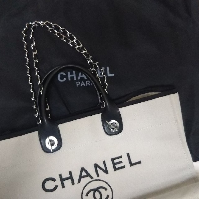 CHANEL(シャネル)のCHANELノベルティトートバッグ レディースのバッグ(トートバッグ)の商品写真