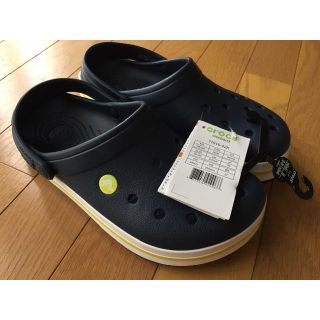 クロックス(crocs)の【新品未使用】クロックスサンダル 24センチ(サンダル)