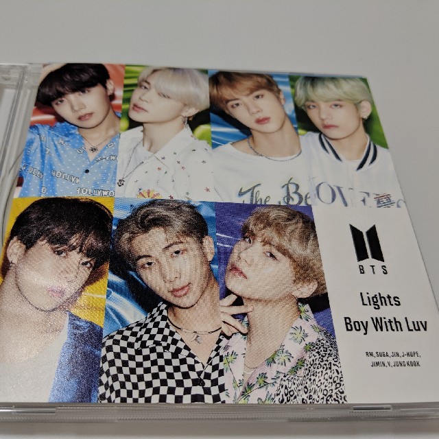 防弾少年団(BTS)(ボウダンショウネンダン)のBTS Lights Boy With Luv FC限定版 エンタメ/ホビーのCD(K-POP/アジア)の商品写真