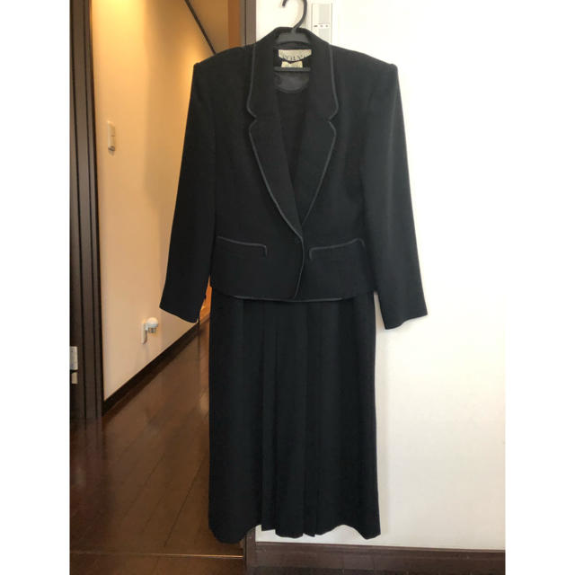 NqTx様専用です❤SOANA  フォーマル  スーツ  喪服 ワンピース レディースのフォーマル/ドレス(礼服/喪服)の商品写真