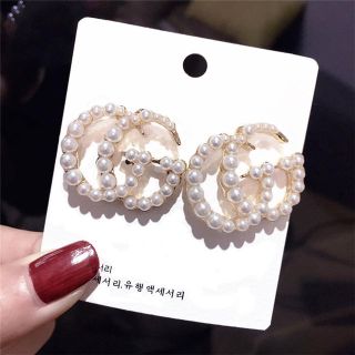 Gucci - G.Gゴールドパールロゴピアスの通販|ラクマ