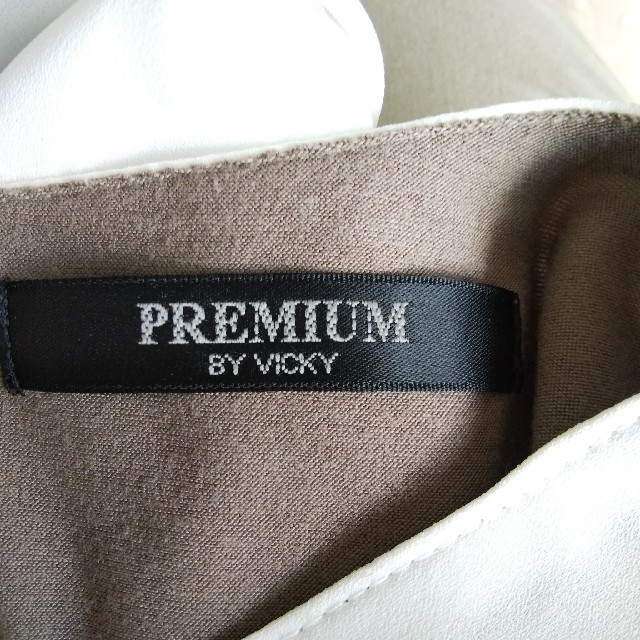 VICKY(ビッキー)のPremium by VIKY  カットソー レディースのトップス(カットソー(半袖/袖なし))の商品写真