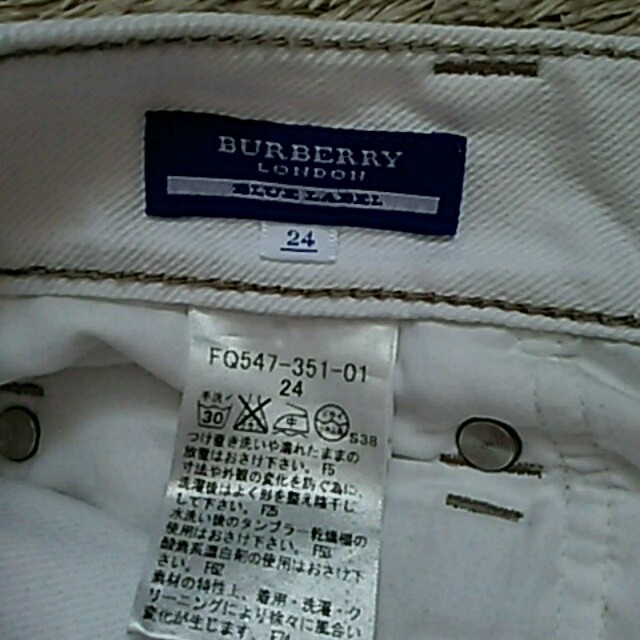 BURBERRY(バーバリー)のBURBERRY BLUE LABEL レディースのパンツ(デニム/ジーンズ)の商品写真