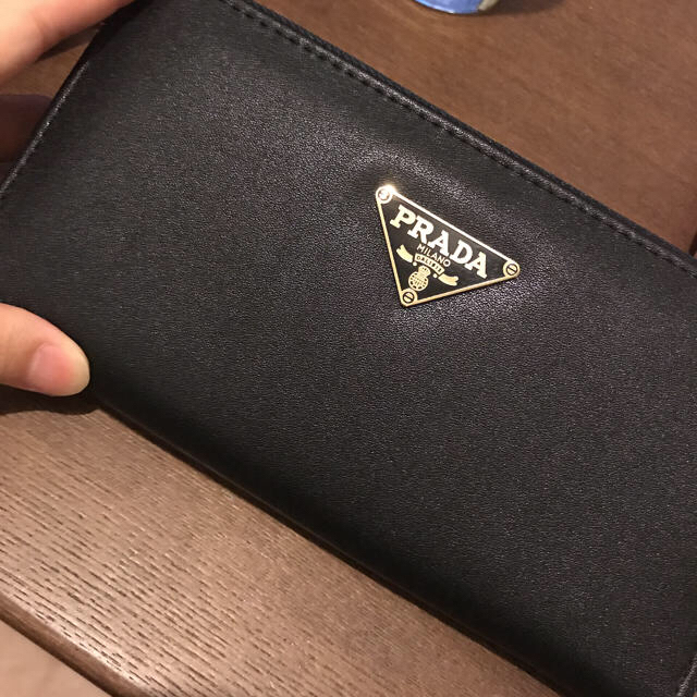 PRADA(プラダ)の最終値下げ。PRADAの長財布 レディースのファッション小物(財布)の商品写真