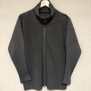 「HOMME PLISSÉ ISSEY MIYAKE トラックジャケット」に近い商品