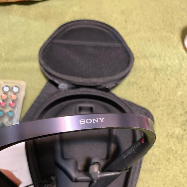 SONY(ソニー)のwi-1000x ソニーワイヤレスヘッドセット スマホ/家電/カメラのオーディオ機器(ヘッドフォン/イヤフォン)の商品写真