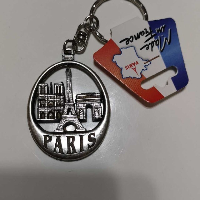 PARIS(パリス)のフランスキーホルダー2個セット レディースのファッション小物(キーホルダー)の商品写真