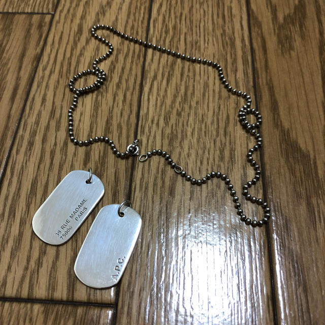 A.P.C(アーペーセー)のA.P.C. ネックレス ドッグタグ メンズのアクセサリー(ネックレス)の商品写真