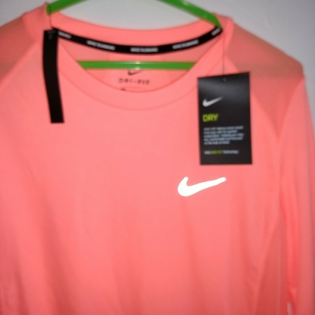 NIKE(ナイキ)のナイキ スポーツウェア 長袖 レディース DRI-FIT  レディースのトップス(Tシャツ(長袖/七分))の商品写真