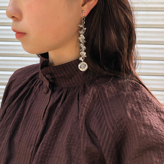 Ameri VINTAGE(アメリヴィンテージ)のkirakira stone  earring ハンドメイドのアクセサリー(イヤリング)の商品写真