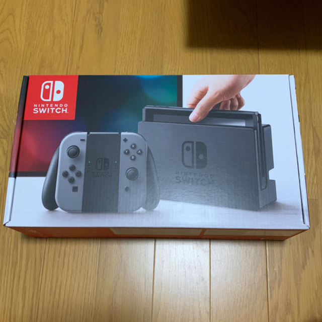 Nintendo Switch(ニンテンドースイッチ)の任天堂 スイッチ グレー クーポン付き 新品未開封 エンタメ/ホビーのゲームソフト/ゲーム機本体(家庭用ゲーム機本体)の商品写真