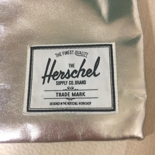 HERSCHEL(ハーシェル)のHERSCHEL SUPPLY CO クラッチバッグ シルバー メンズのバッグ(その他)の商品写真