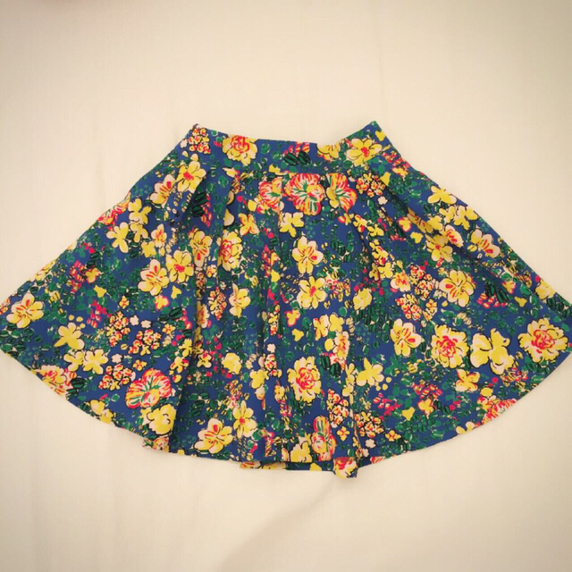 dholic(ディーホリック)の花柄スカート レディースのスカート(ミニスカート)の商品写真