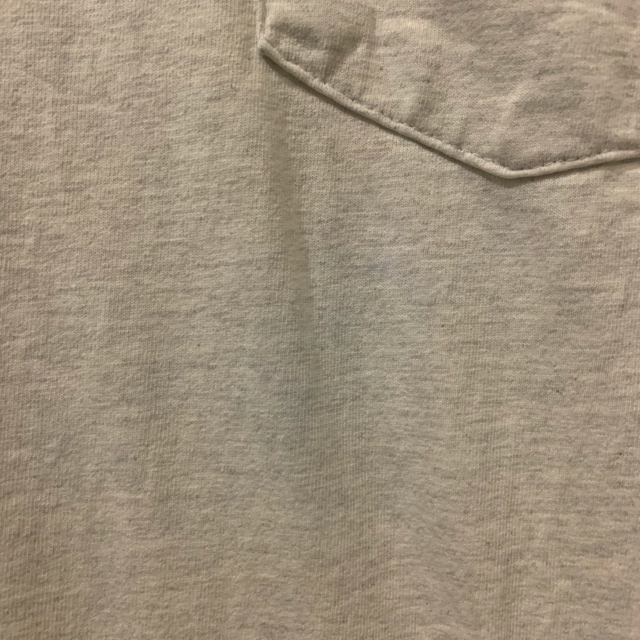 carhartt(カーハート)のカーハート 大人気の胸ポケット長袖ロンT ワンポイントロゴ メンズのトップス(Tシャツ/カットソー(七分/長袖))の商品写真