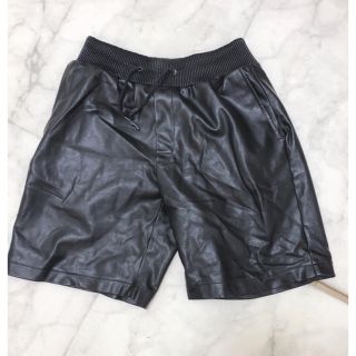 ザラ(ZARA)のZara(ザラ)フェイクレザーショーツ(ショートパンツ)(ショートパンツ)