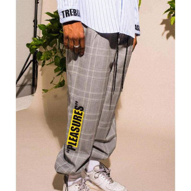 BEAUTY&YOUTH UNITED ARROWS(ビューティアンドユースユナイテッドアローズ)のPLEASURES × monkey time TRACK PANTS メンズのパンツ(スラックス)の商品写真