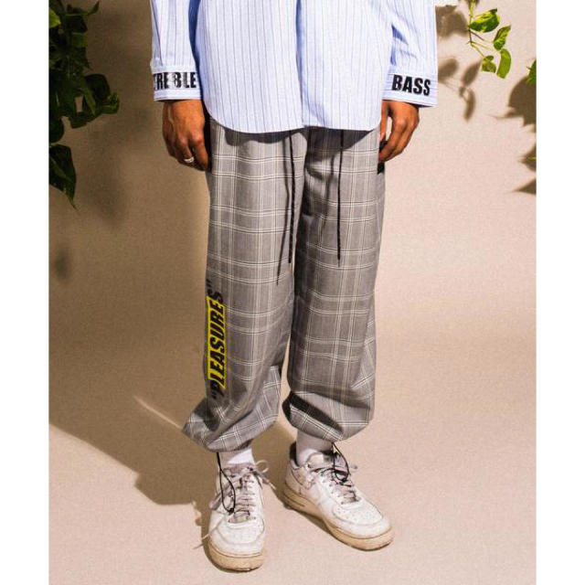 BEAUTY&YOUTH UNITED ARROWS(ビューティアンドユースユナイテッドアローズ)のPLEASURES × monkey time TRACK PANTS メンズのパンツ(スラックス)の商品写真