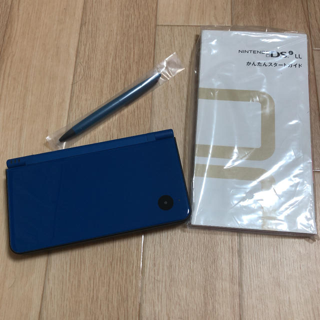 ニンテンドーDS(ニンテンドーDS)のニンテンドー DS i LL ブルー  ガイド 取扱説明書 専用タッチペン付 エンタメ/ホビーのゲームソフト/ゲーム機本体(携帯用ゲーム機本体)の商品写真