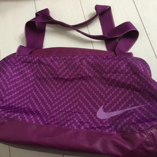 ナイキ(NIKE)の美品ナイキボストンバッグ  ジム スポーツバッグ(ボストンバッグ)