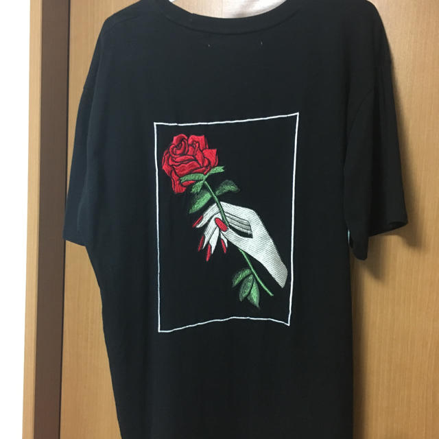 LEGENDA 薔薇刺繍 Tシャツ メンズのトップス(Tシャツ/カットソー(半袖/袖なし))の商品写真