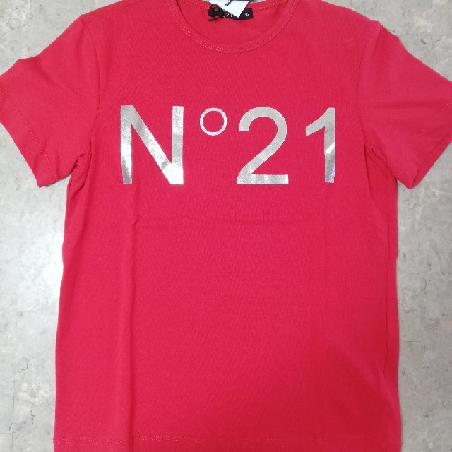 N°21(ヌメロヴェントゥーノ)の専用　ヌメロヴェントゥーノ　Tシャツ レディースのトップス(Tシャツ(半袖/袖なし))の商品写真