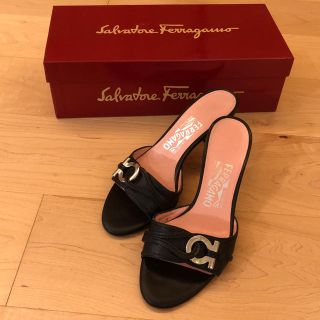 サルヴァトーレフェラガモ(Salvatore Ferragamo)のフェラガモミュール黒(ミュール)