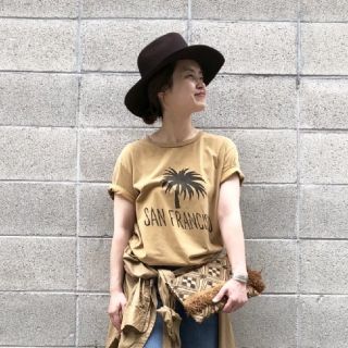 アパルトモンドゥーズィエムクラス(L'Appartement DEUXIEME CLASSE)のL'Appartement
REMI RELIEF Palm Tree T-sh(Tシャツ(半袖/袖なし))