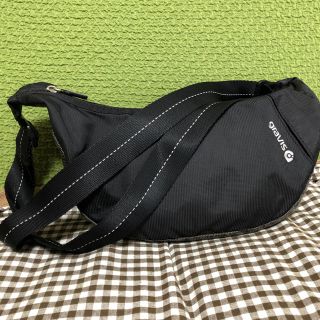 グラビス(gravis)のグラビス  黒xグレー クロワッサン型ショルダーバック(ショルダーバッグ)