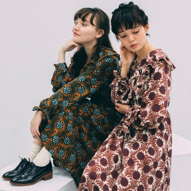 抱きしめあうフラワーワンピース lebecca boutiqueの通販 by shop｜ラクマ