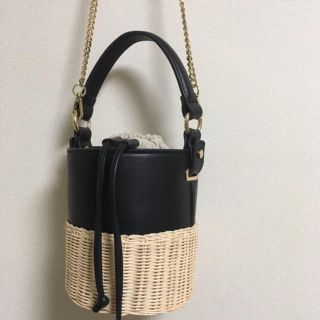 ザラ(ZARA)のキューブ型クロスバック(ハンドバッグ)