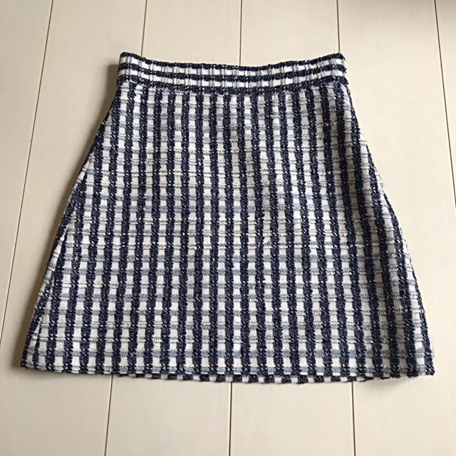 最安値 miumiu - スカート ミュウミュウ☆ツィード ひざ丈スカート