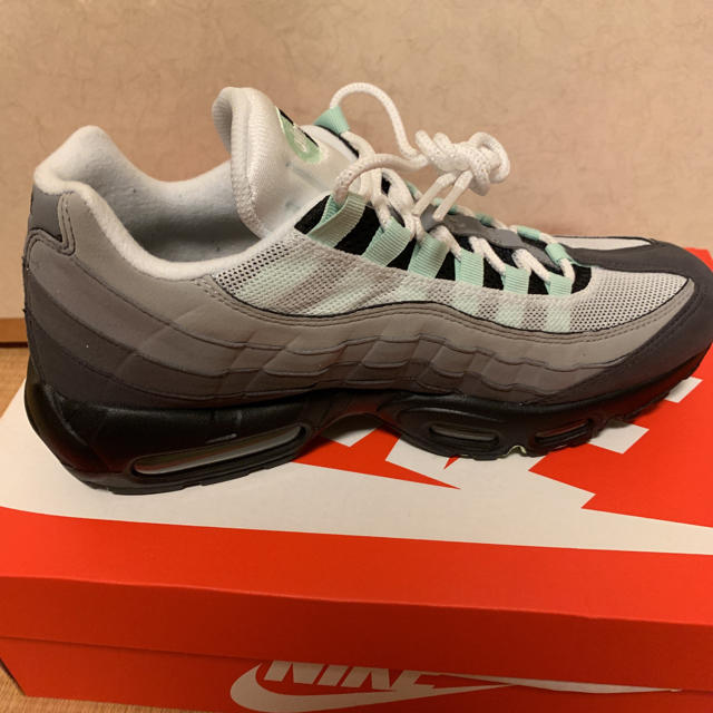 NIKE(ナイキ)のUS9 27cm nike airmax 95 mint ミント エアマックス メンズの靴/シューズ(スニーカー)の商品写真