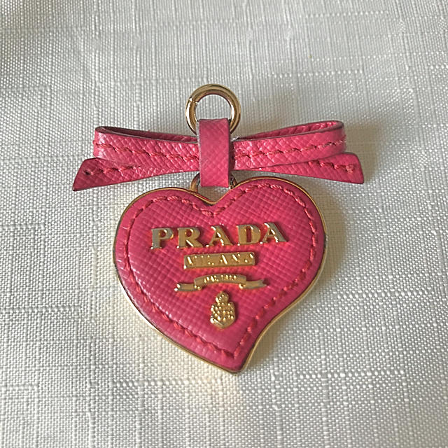 PRADA(プラダ)のプラダ PRADA キーホルダー❁︎ レディースのファッション小物(キーホルダー)の商品写真