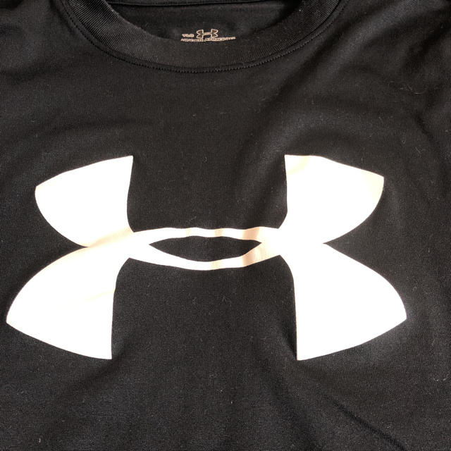 UNDER ARMOUR(アンダーアーマー)の美品☆UNDER ARMOUR YLG ノースリー キッズ/ベビー/マタニティのキッズ服男の子用(90cm~)(Tシャツ/カットソー)の商品写真