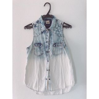 ベルシュカ(Bershka)のBershka ♡ ノースリーブデニムシャツ(シャツ/ブラウス(半袖/袖なし))