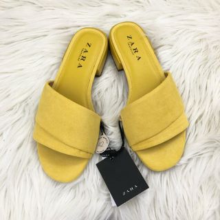 ザラ(ZARA)のzara イエローサンダル(サンダル)