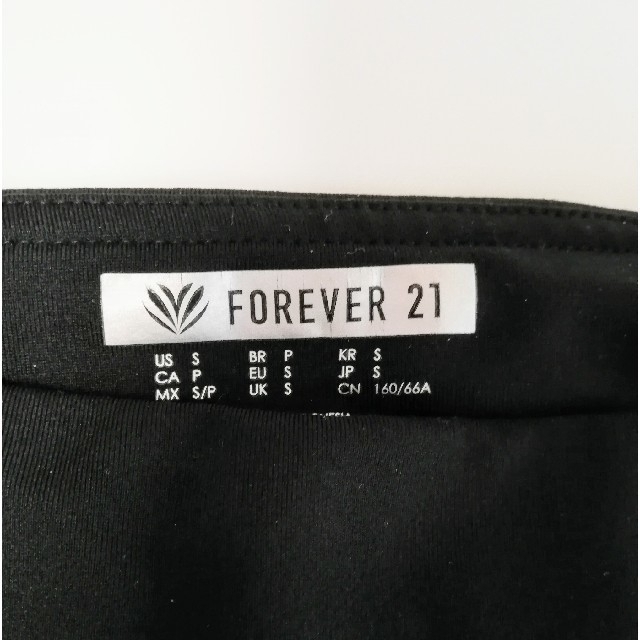 FOREVER 21(フォーエバートゥエンティーワン)のデザインが可愛い❤️フォーエバー21レギンス*S スポーツ/アウトドアのトレーニング/エクササイズ(ヨガ)の商品写真