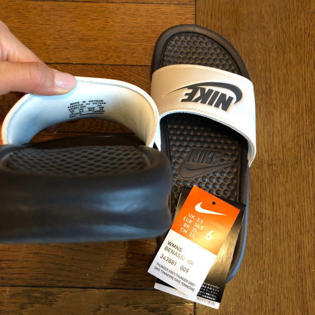 NIKE(ナイキ)のナイキ ベナッシ レディースの靴/シューズ(サンダル)の商品写真