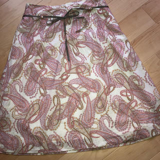 アリスバーリー(Aylesbury)のA ylebury☆美品ピンクのペイズリー柄スカート最終セール(ひざ丈スカート)